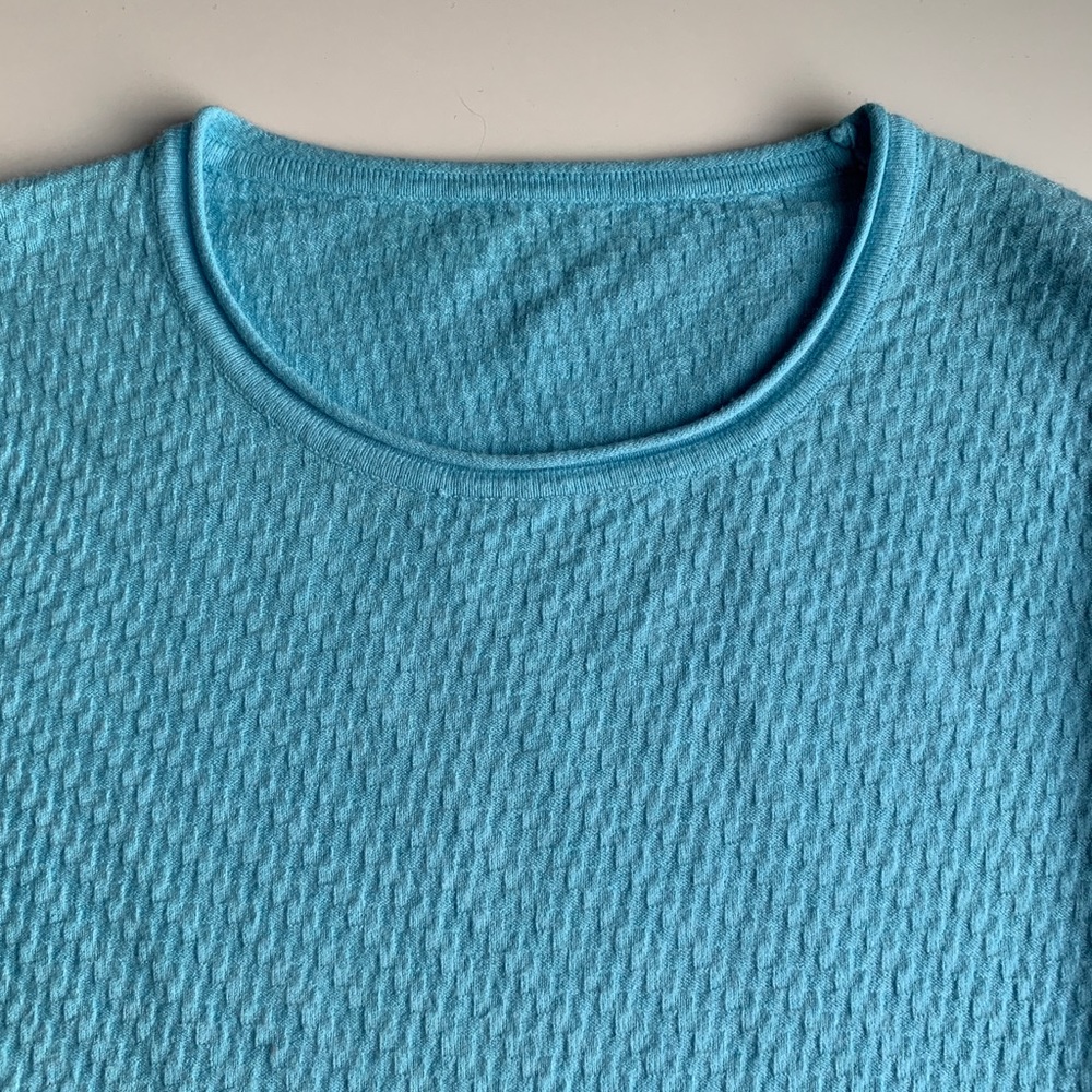 🌸🌸🌸 Light Sweater Top - Picture 2 of 6